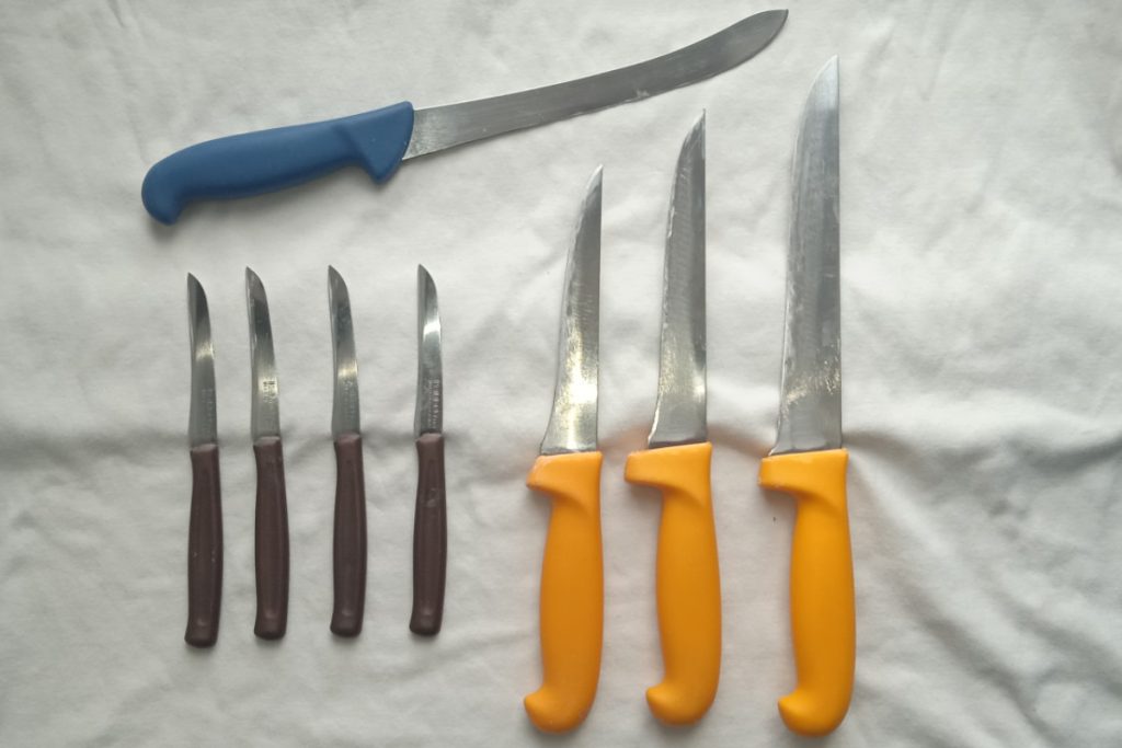 csontozo-husipari-kes-elezes-koszorules-miskolc-borsod